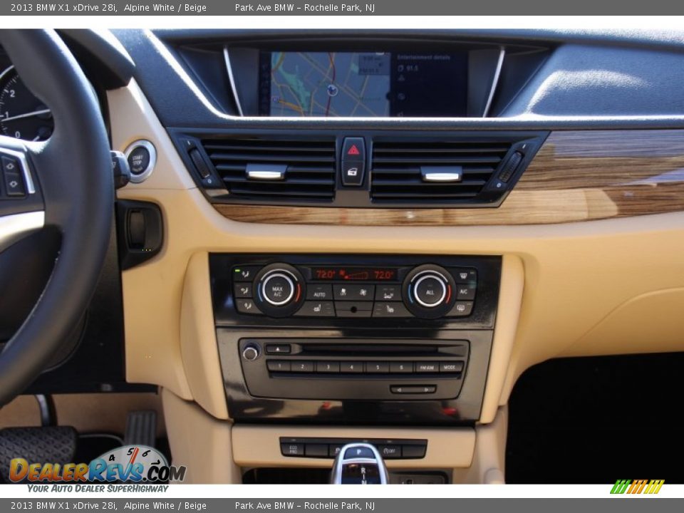 2013 BMW X1 xDrive 28i Alpine White / Beige Photo #17