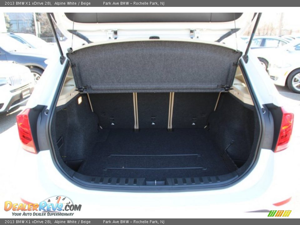 2013 BMW X1 xDrive 28i Alpine White / Beige Photo #23