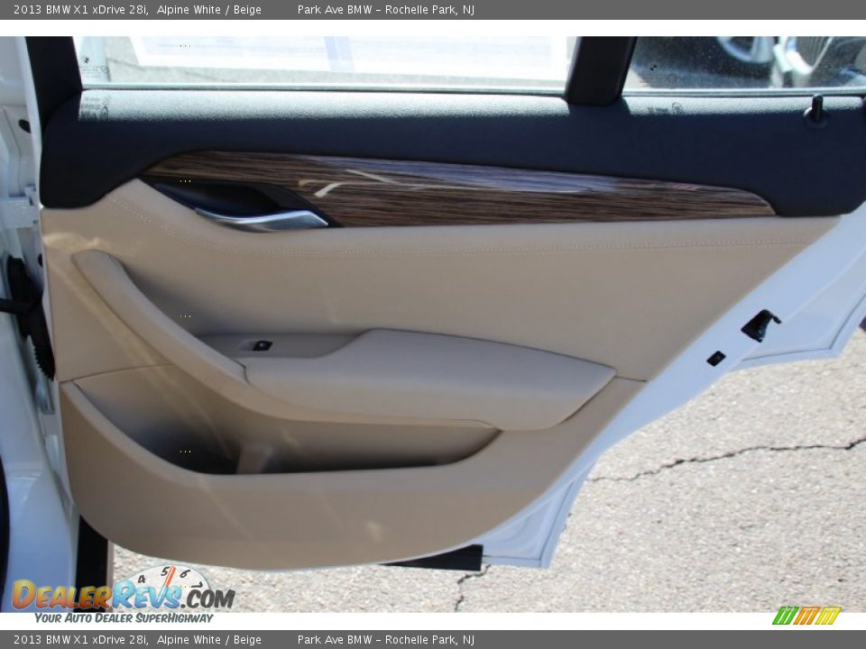 2013 BMW X1 xDrive 28i Alpine White / Beige Photo #25