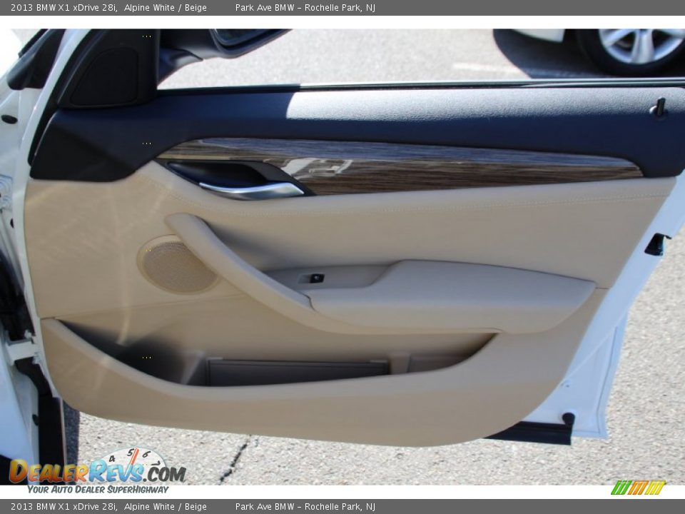 2013 BMW X1 xDrive 28i Alpine White / Beige Photo #27