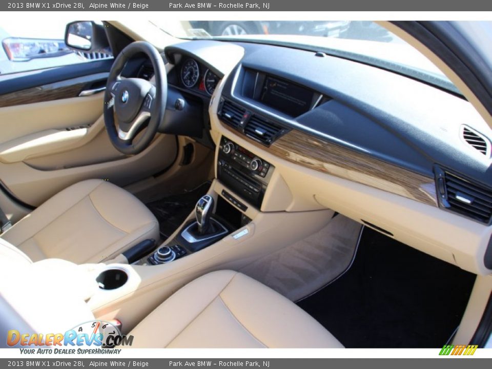 2013 BMW X1 xDrive 28i Alpine White / Beige Photo #28