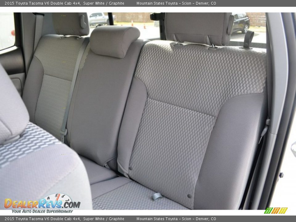 2015 Toyota Tacoma V6 Double Cab 4x4 Super White / Graphite Photo #7