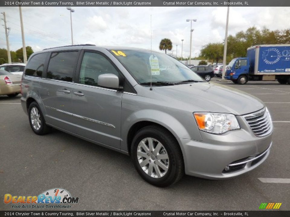 Front 3/4 View of 2014 Chrysler Town & Country Touring Photo #13
