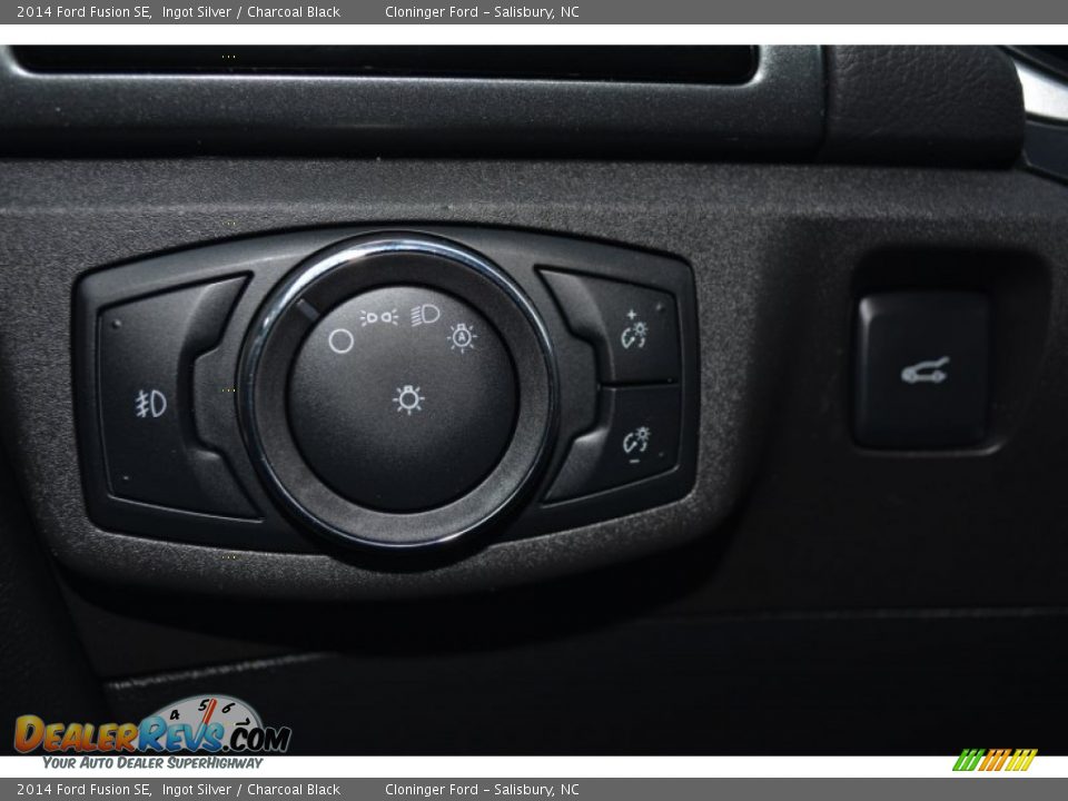2014 Ford Fusion SE Ingot Silver / Charcoal Black Photo #23