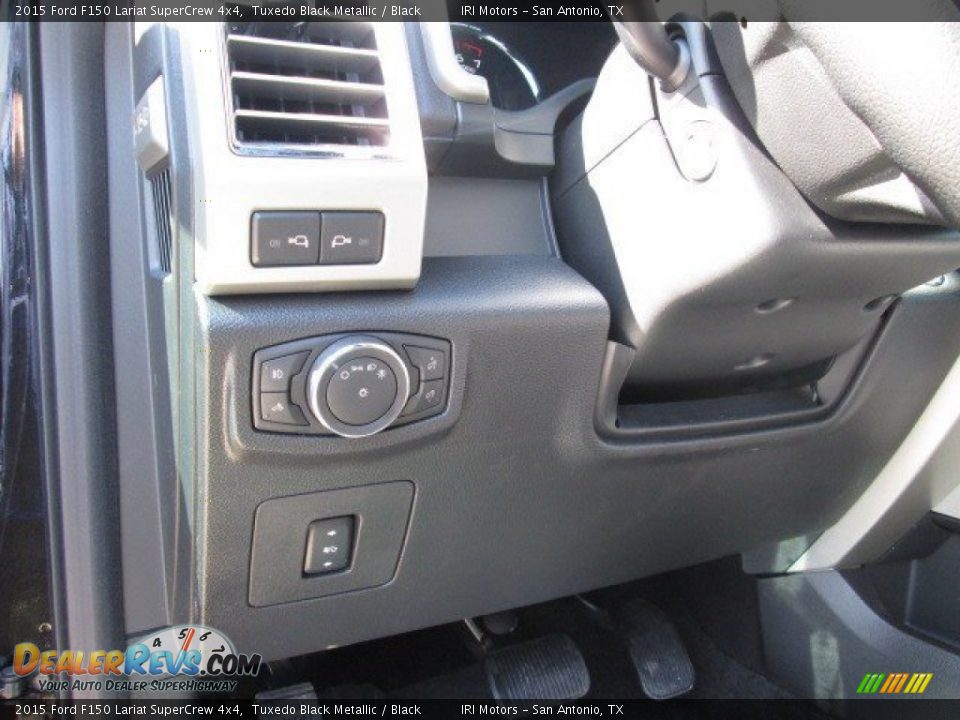 2015 Ford F150 Lariat SuperCrew 4x4 Tuxedo Black Metallic / Black Photo #33