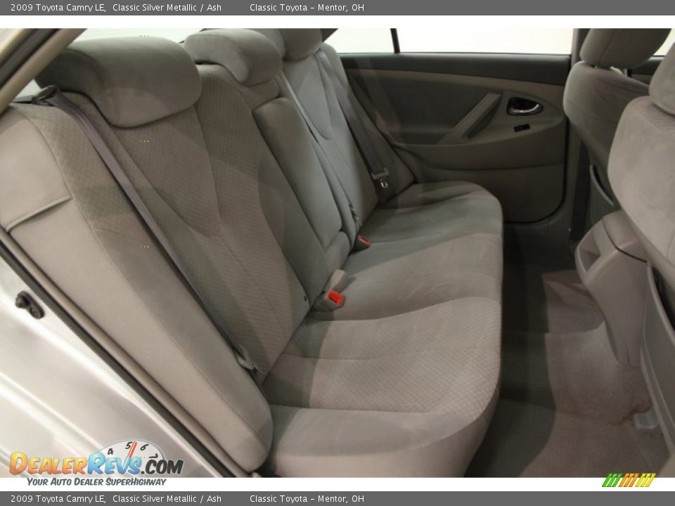 2009 Toyota Camry LE Classic Silver Metallic / Ash Photo #14