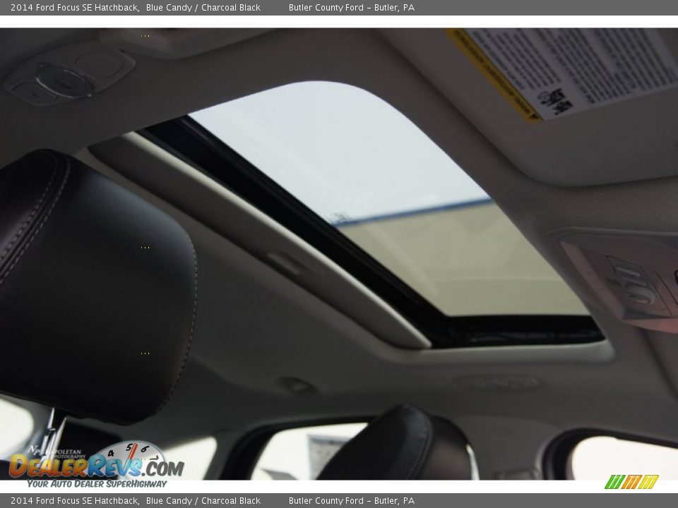 2014 Ford Focus SE Hatchback Blue Candy / Charcoal Black Photo #11