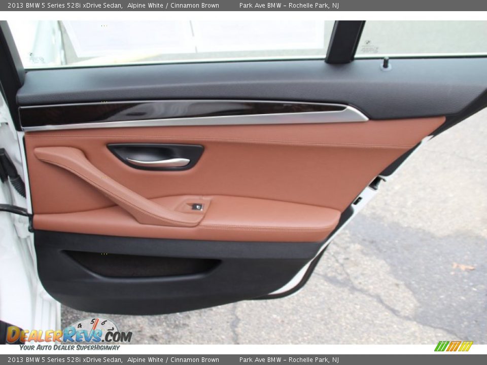 Door Panel of 2013 BMW 5 Series 528i xDrive Sedan Photo #24