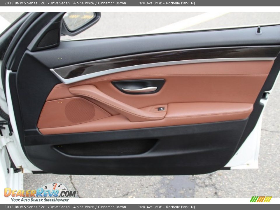 Door Panel of 2013 BMW 5 Series 528i xDrive Sedan Photo #26