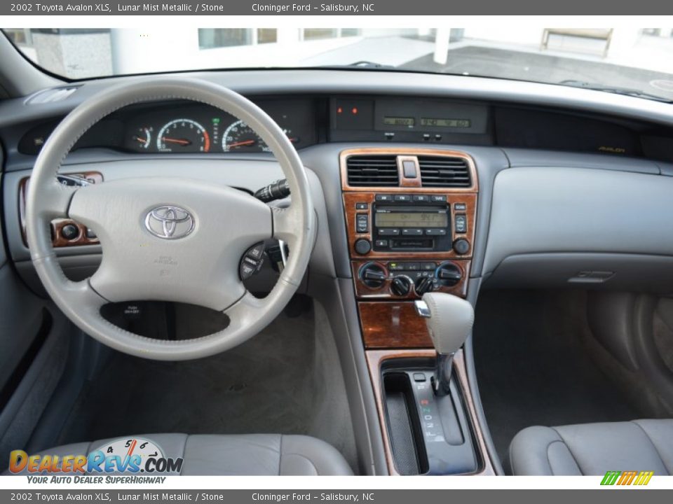 2002 Toyota Avalon XLS Lunar Mist Metallic / Stone Photo #13