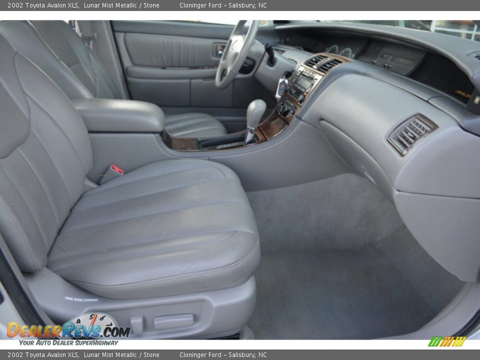 2002 Toyota Avalon XLS Lunar Mist Metallic / Stone Photo #18