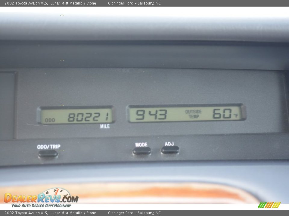 2002 Toyota Avalon XLS Lunar Mist Metallic / Stone Photo #24
