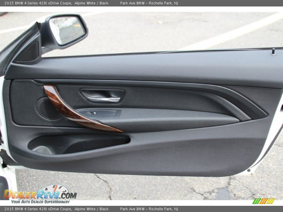 Door Panel of 2015 BMW 4 Series 428i xDrive Coupe Photo #23