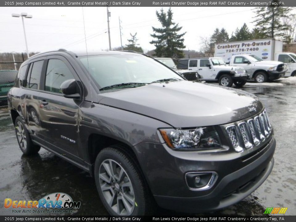 Front 3/4 View of 2015 Jeep Compass Limited 4x4 Photo #9