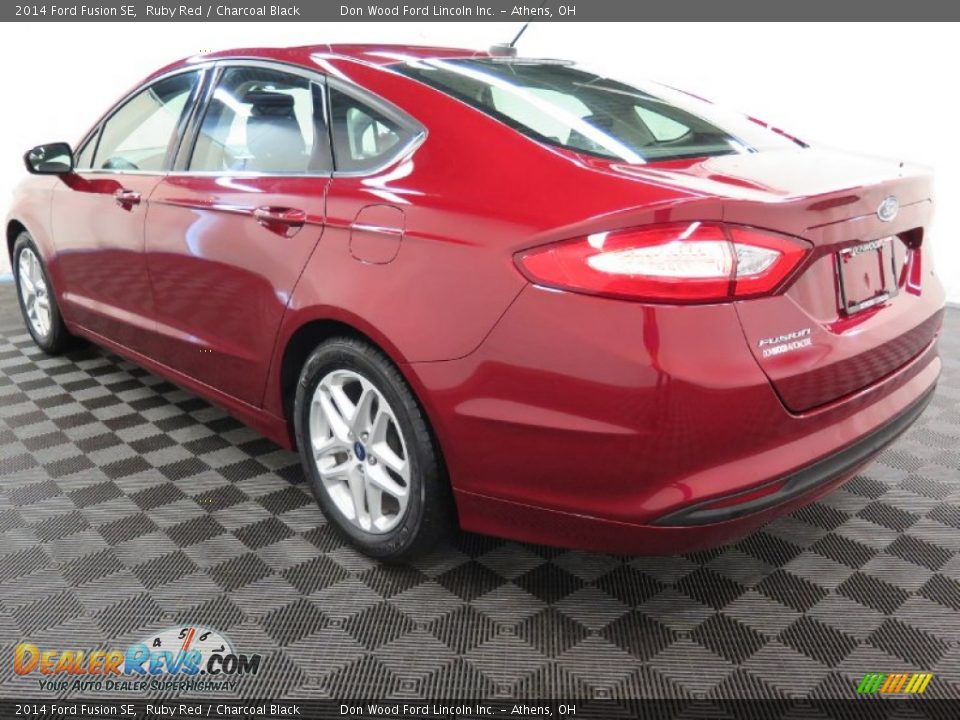 2014 Ford Fusion SE Ruby Red / Charcoal Black Photo #4