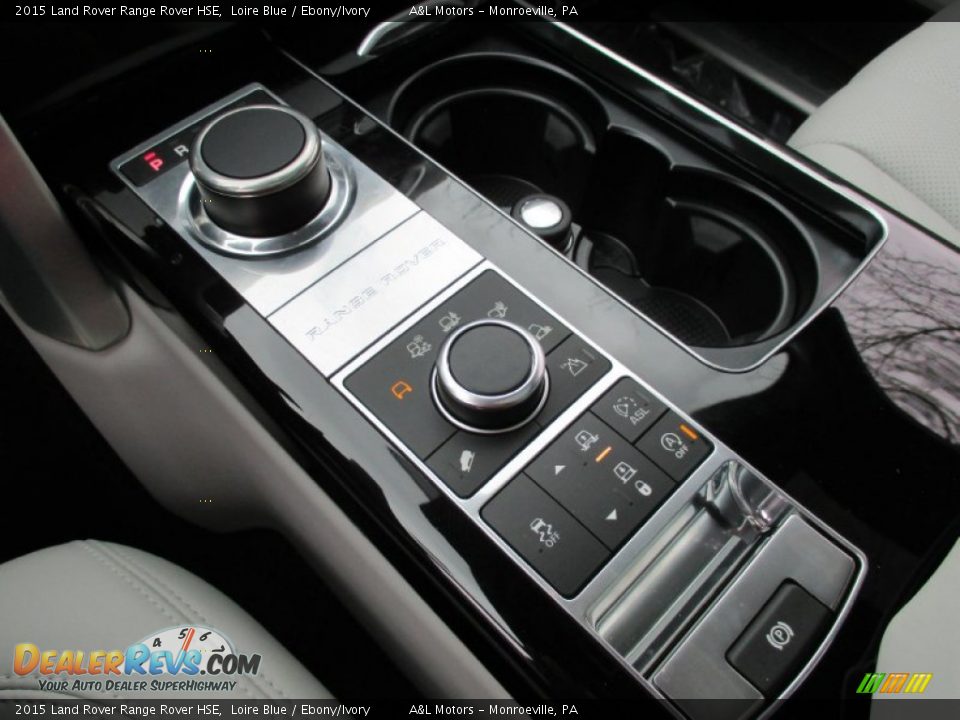 Controls of 2015 Land Rover Range Rover HSE Photo #15