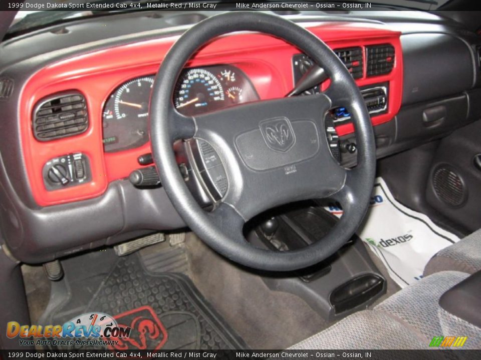 1999 Dodge Dakota Sport Extended Cab 4x4 Metallic Red / Mist Gray Photo #7