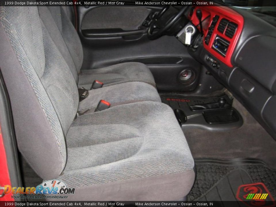 1999 Dodge Dakota Sport Extended Cab 4x4 Metallic Red / Mist Gray Photo #10