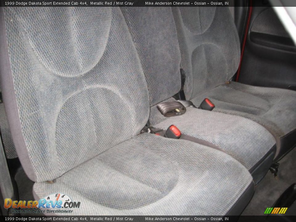 1999 Dodge Dakota Sport Extended Cab 4x4 Metallic Red / Mist Gray Photo #11