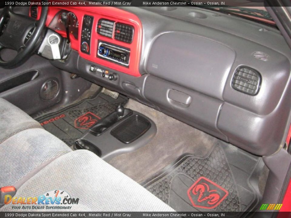 1999 Dodge Dakota Sport Extended Cab 4x4 Metallic Red / Mist Gray Photo #12