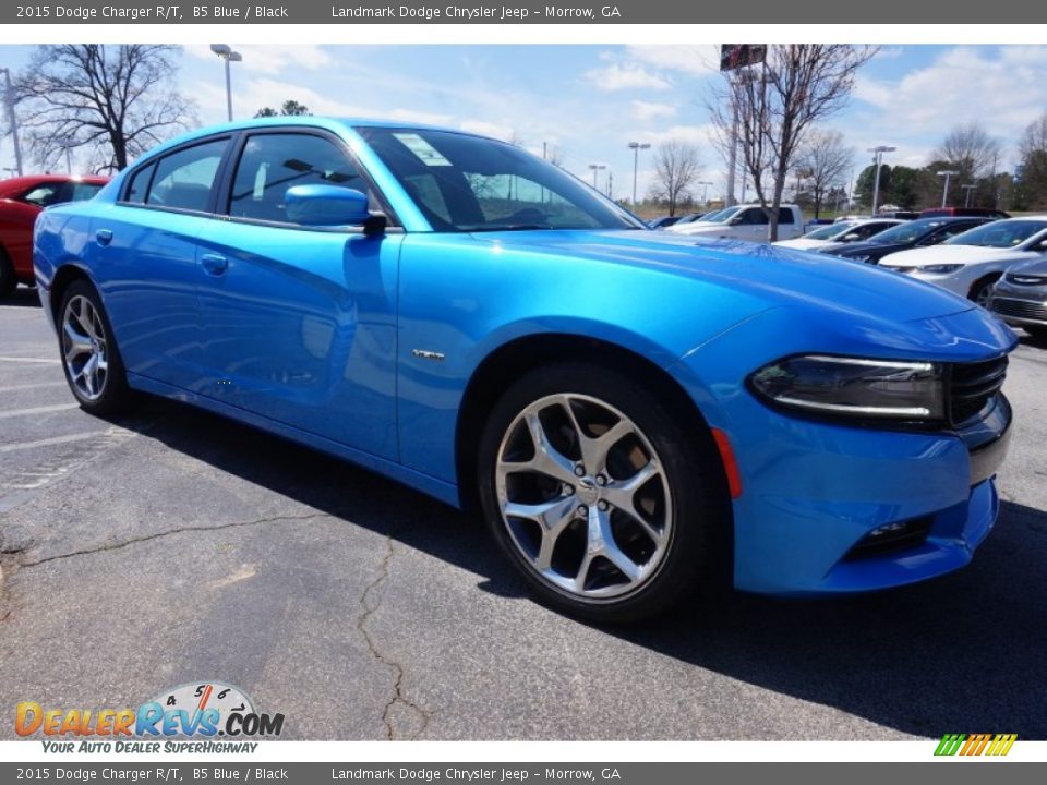 Front 3/4 View of 2015 Dodge Charger R/T Photo #4