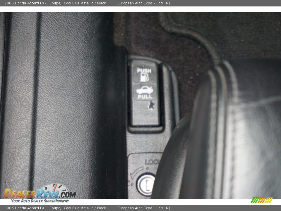 2006 Honda Accord EX-L Coupe Cool Blue Metallic / Black Photo #25