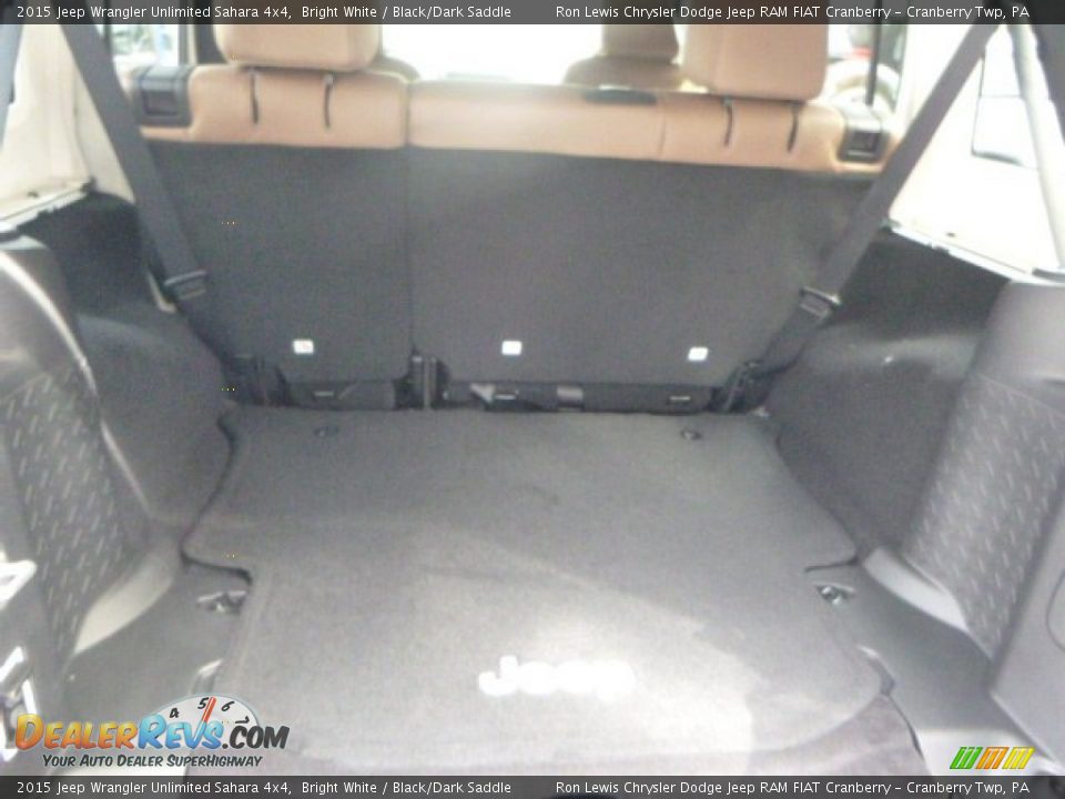 2015 Jeep Wrangler Unlimited Sahara 4x4 Bright White / Black/Dark Saddle Photo #5