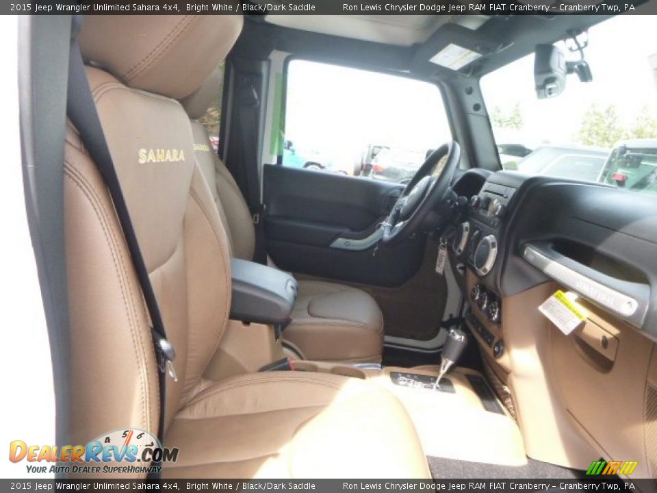2015 Jeep Wrangler Unlimited Sahara 4x4 Bright White / Black/Dark Saddle Photo #13