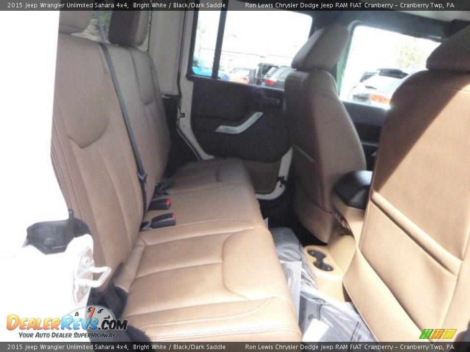 2015 Jeep Wrangler Unlimited Sahara 4x4 Bright White / Black/Dark Saddle Photo #14