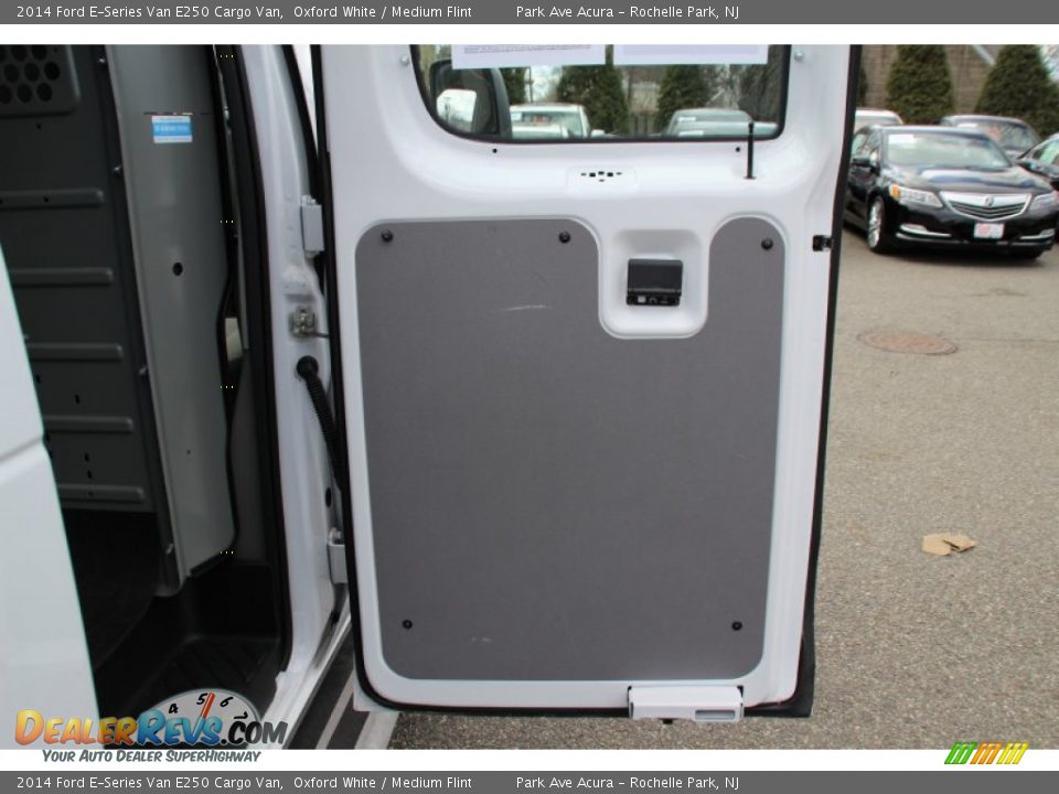 2014 Ford E-Series Van E250 Cargo Van Oxford White / Medium Flint Photo #24