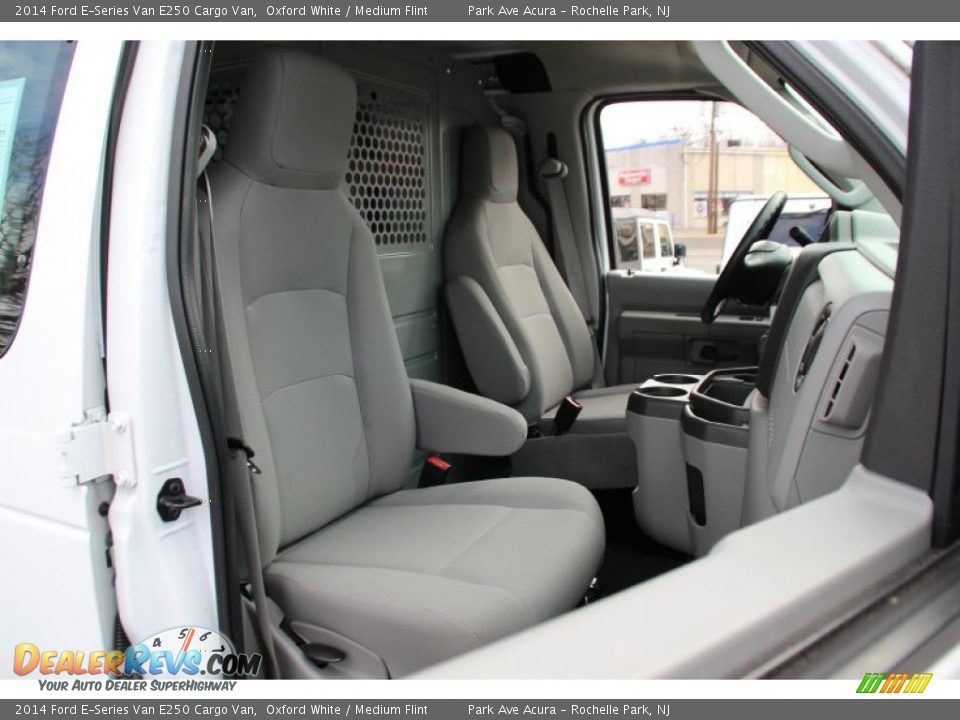 2014 Ford E-Series Van E250 Cargo Van Oxford White / Medium Flint Photo #30