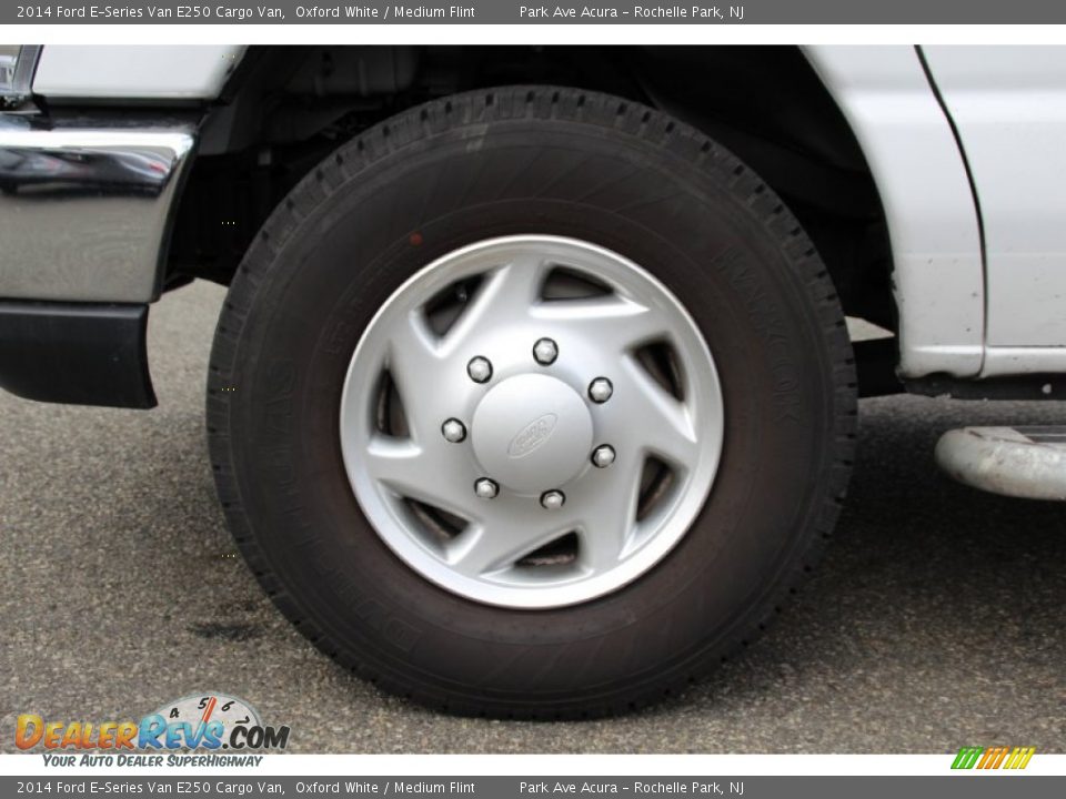 2014 Ford E-Series Van E250 Cargo Van Oxford White / Medium Flint Photo #33