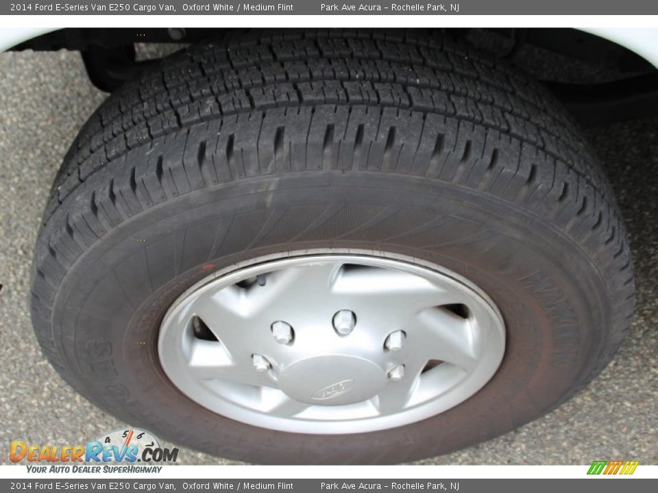 2014 Ford E-Series Van E250 Cargo Van Oxford White / Medium Flint Photo #34