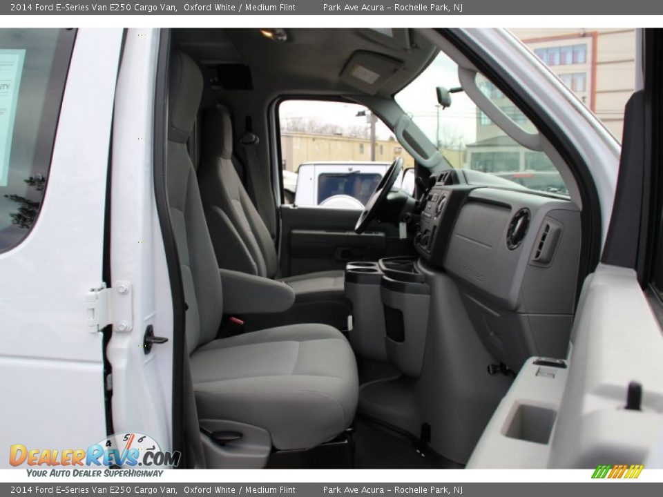 2014 Ford E-Series Van E250 Cargo Van Oxford White / Medium Flint Photo #30