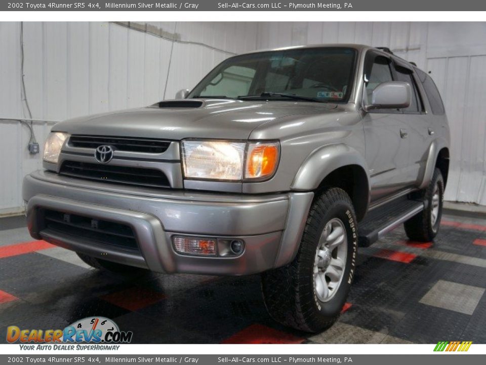 2002 Toyota 4Runner SR5 4x4 Millennium Silver Metallic / Gray Photo #3