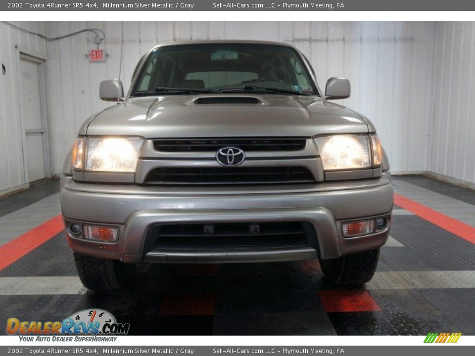 2002 Toyota 4Runner SR5 4x4 Millennium Silver Metallic / Gray Photo #4