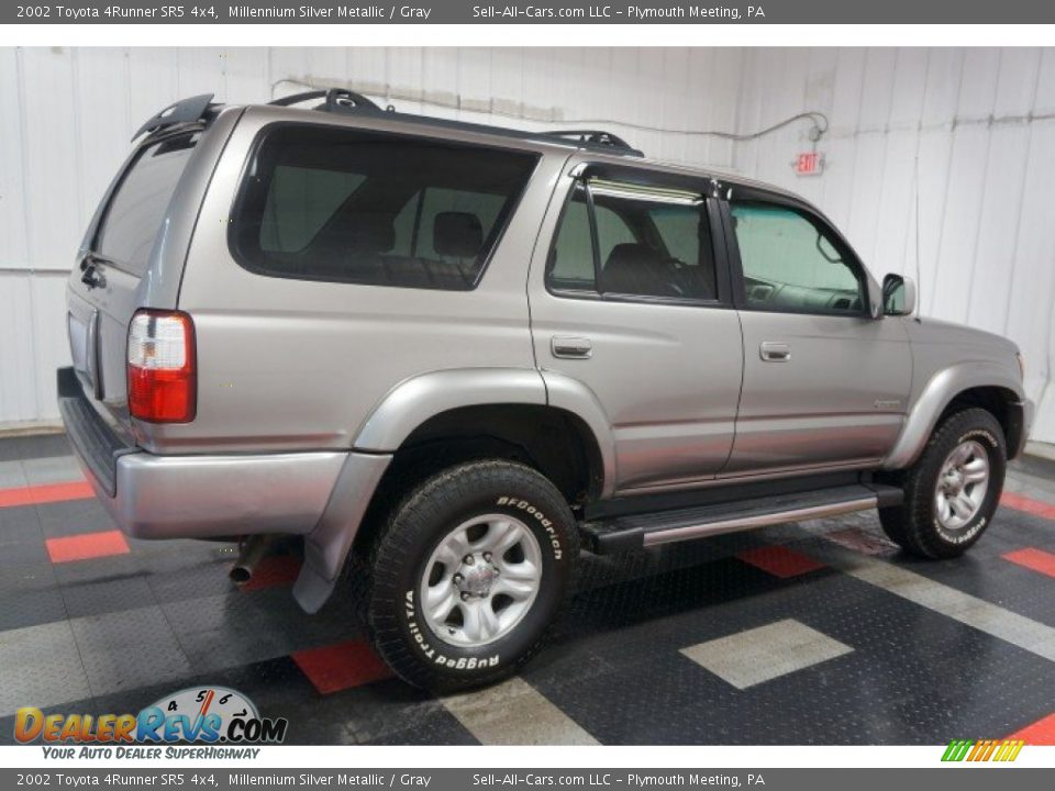 2002 Toyota 4Runner SR5 4x4 Millennium Silver Metallic / Gray Photo #7