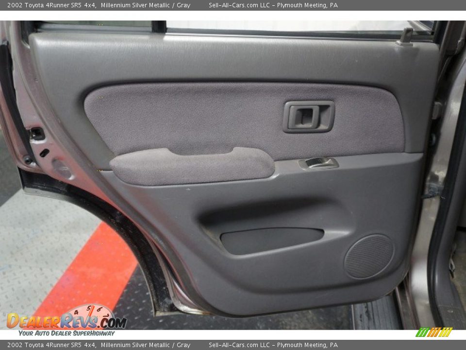 2002 Toyota 4Runner SR5 4x4 Millennium Silver Metallic / Gray Photo #15