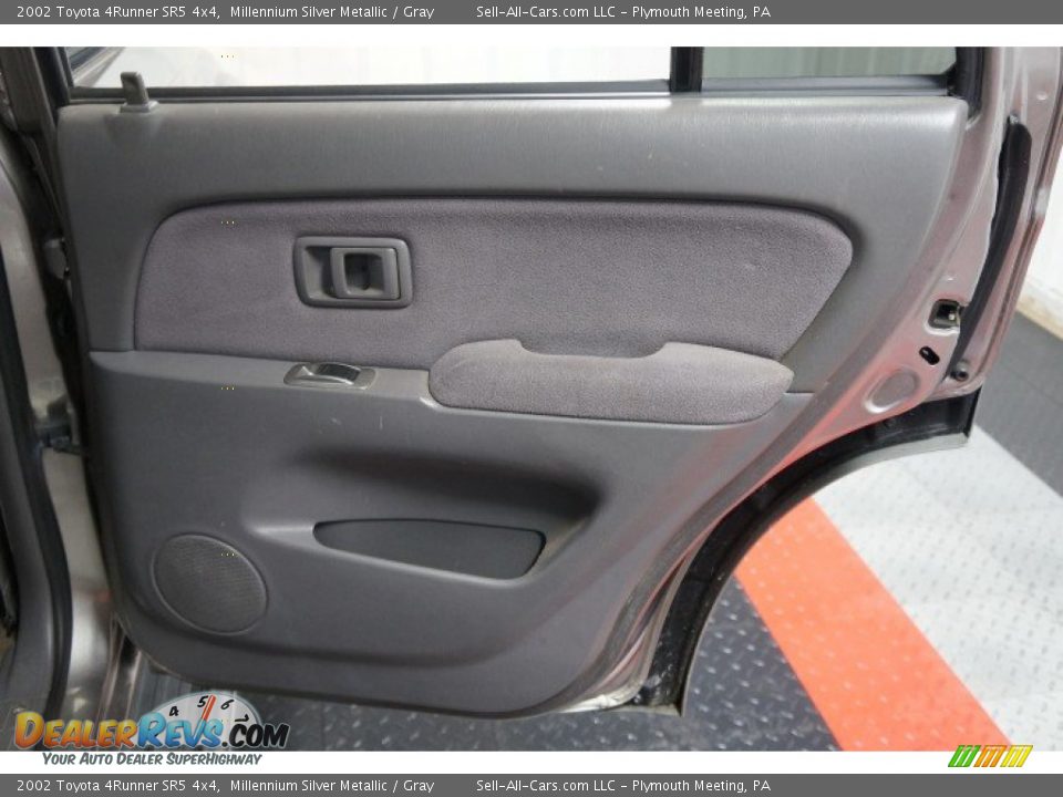 2002 Toyota 4Runner SR5 4x4 Millennium Silver Metallic / Gray Photo #16