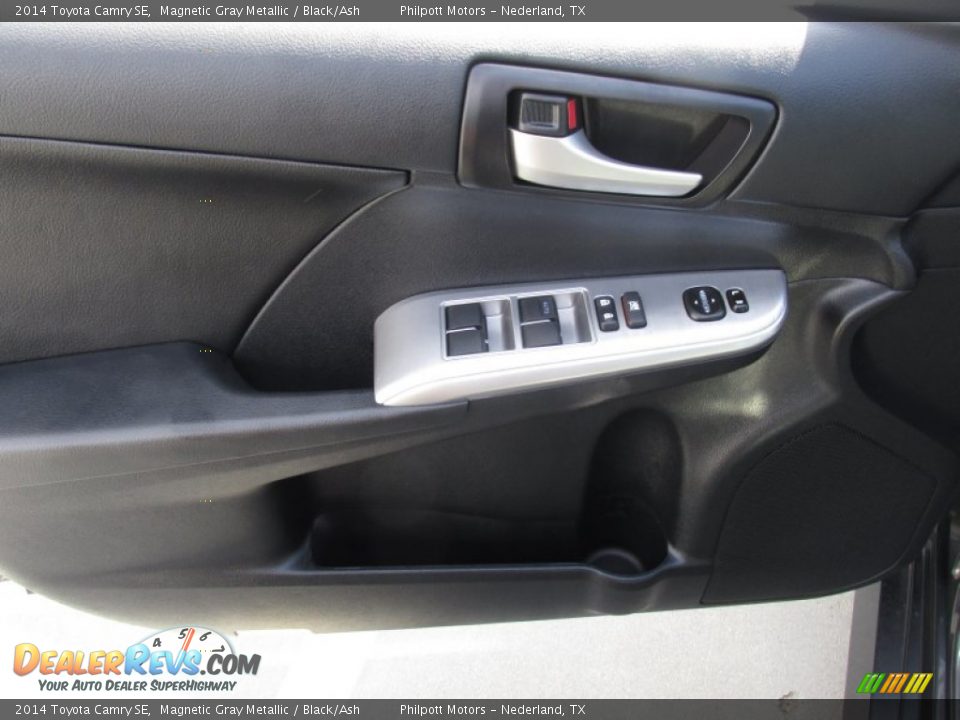 2014 Toyota Camry SE Magnetic Gray Metallic / Black/Ash Photo #30