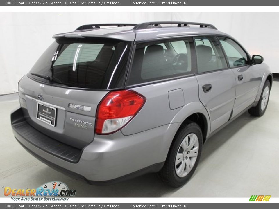 2009 Subaru Outback 2.5i Wagon Quartz Silver Metallic / Off Black Photo #6