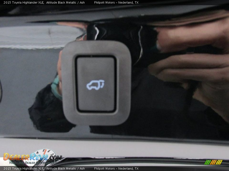 2015 Toyota Highlander XLE Attitude Black Metallic / Ash Photo #17