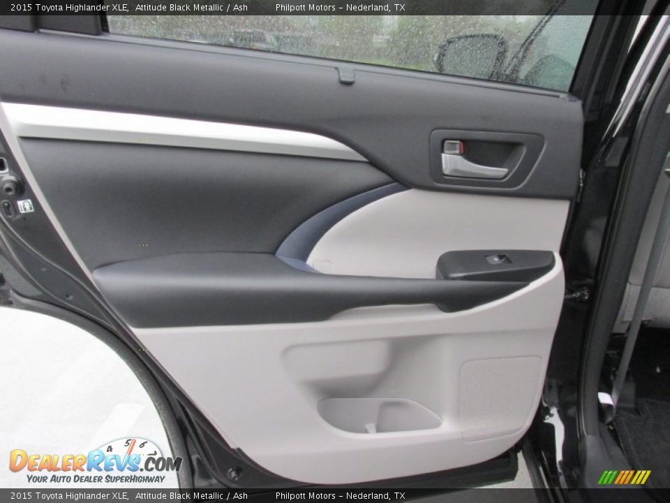 2015 Toyota Highlander XLE Attitude Black Metallic / Ash Photo #18