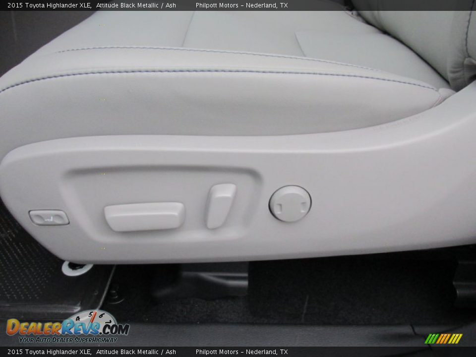 2015 Toyota Highlander XLE Attitude Black Metallic / Ash Photo #23