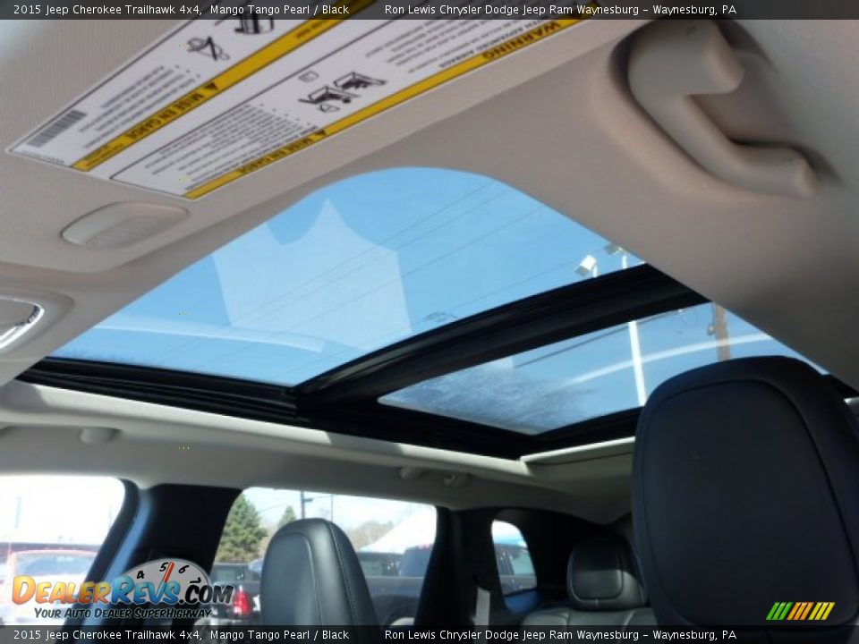 2015 Jeep Cherokee Trailhawk 4x4 Mango Tango Pearl / Black Photo #16