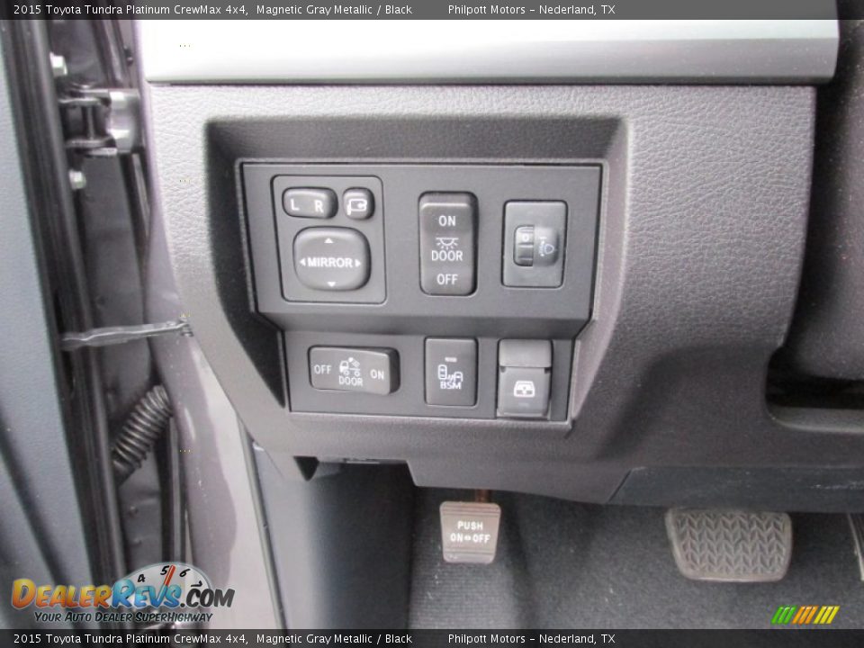 2015 Toyota Tundra Platinum CrewMax 4x4 Magnetic Gray Metallic / Black Photo #33