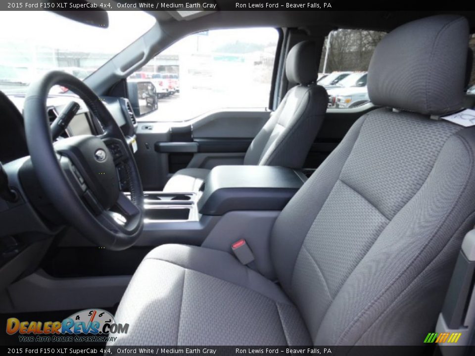 Front Seat of 2015 Ford F150 XLT SuperCab 4x4 Photo #12