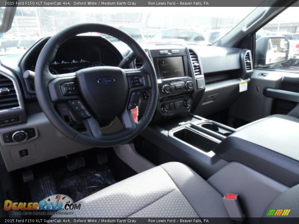 Medium Earth Gray Interior - 2015 Ford F150 XLT SuperCab 4x4 Photo #14
