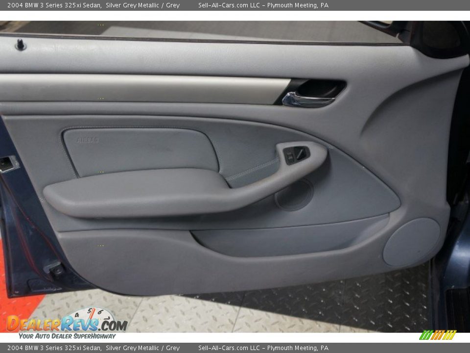 2004 BMW 3 Series 325xi Sedan Silver Grey Metallic / Grey Photo #12