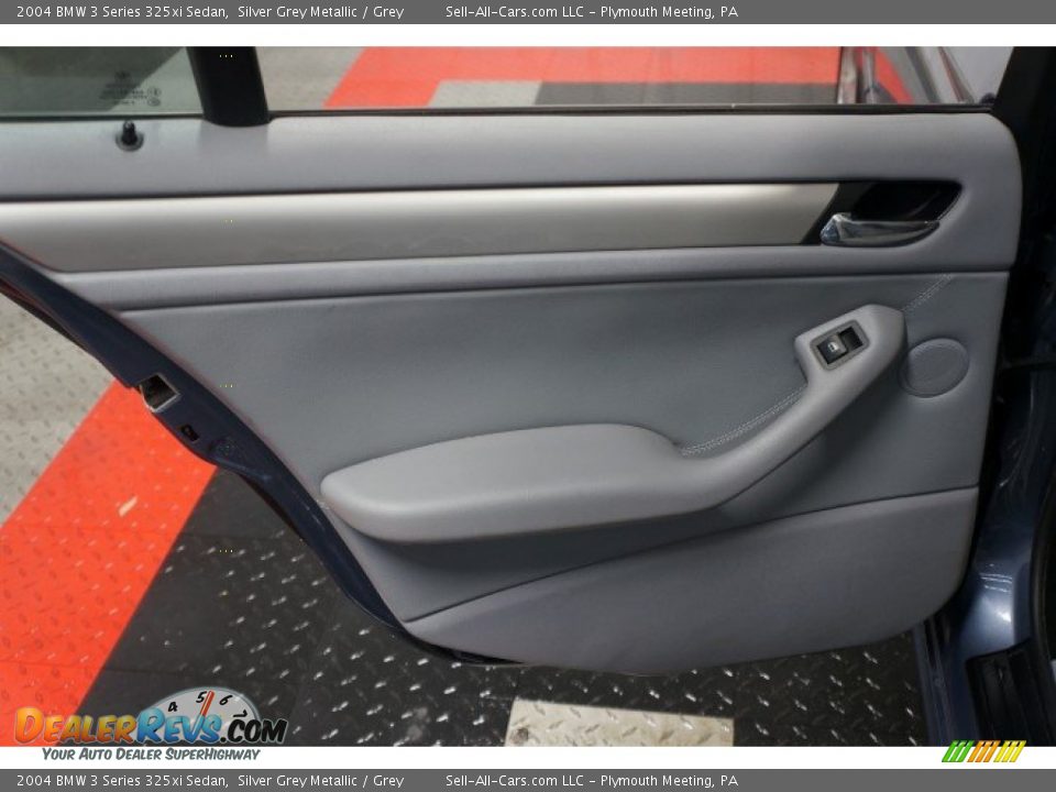 2004 BMW 3 Series 325xi Sedan Silver Grey Metallic / Grey Photo #14